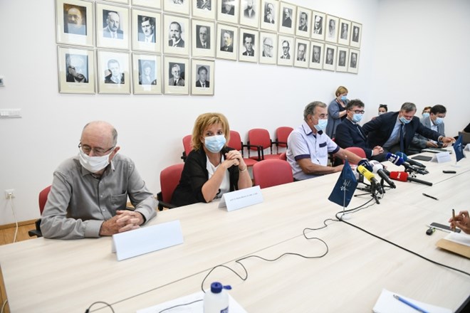 Novinarska konferenca Slovenske medicinske akademije o smiselnosti in učinkovitosti ukrepov za preprečevanje covida-19.