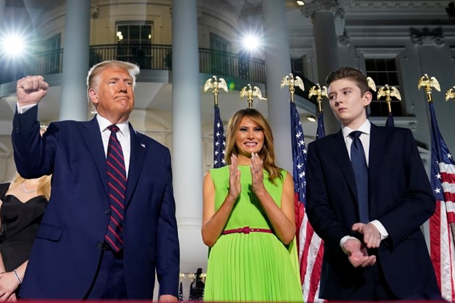 Donald in Melania Trump s sinom Baronnom, ki je v zadnjih štirih letih prerasel visokega očeta.