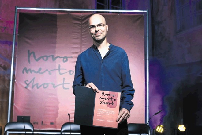 Sergej Curanović je za knjigo Plavalec, ki je avtorjev prvenec, prejel nagrado za kratko prozo.