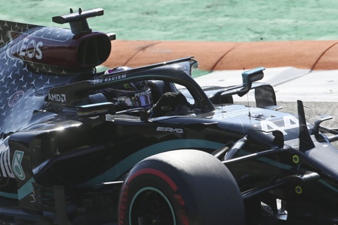 S časom 1:18,887 je Lewis Hamilton odpeljal najhitrejši krog v zgodovini F1.