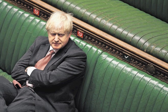Britanski premier Johnson med parlamentarno razpravo