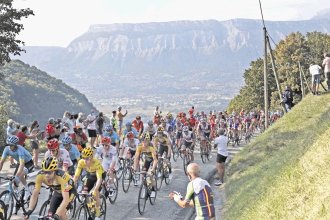 Turizem in kolesarstvo: Športni scenarij pišejo tekmovalci, turistični scenarij pa je napisan že vnaprej