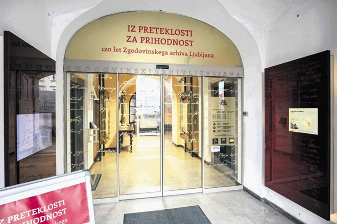 Na sodišču še poteka tožba, v kateri mesto Ljubljana zahteva izselitev Zgodovinskega arhiva Ljubljana.