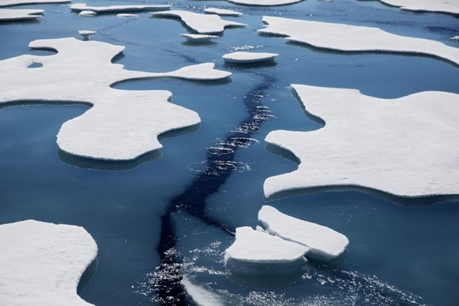 Naraščajoče temperature ponovno stanjšale arktični led