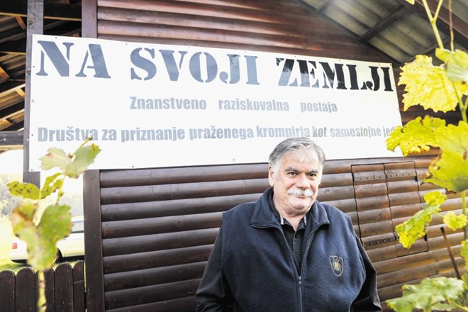 Pražen krompir se  kot prepoznavna jed Slovenije pojavlja povsod po svetu, pravi Stane Menard.