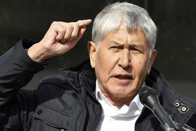 Bivšega predsednika države Almazbeka Atambajeva so protestniki ta teden osvobodili iz zapora.