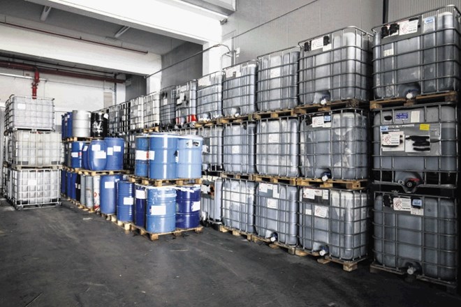 Zmogljivosti za skladiščenje odpadkov, ki jih ima Kemis, naj bi prevzela druga podjetja.