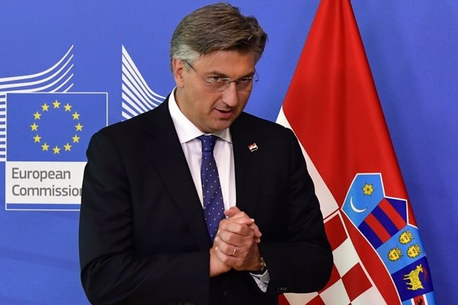 Hrvaški predsednik vlade Andrej Plenković (na fotografiji) se je spustil v besedni spopad s predsednikom države Zoranom...