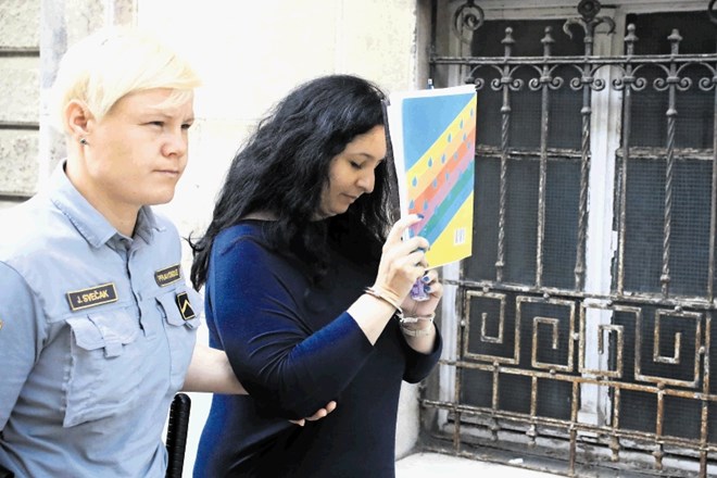 Mediha Hromadžić je zaradi uboja sestre dvojčice in poskusa uboja matere pravnomočno obsojena na 20 let zapora.