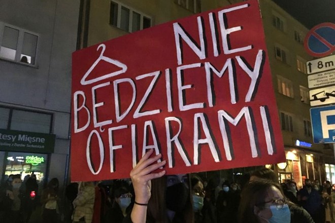 Ustavni sodniki na Poljskem onemogočili splav