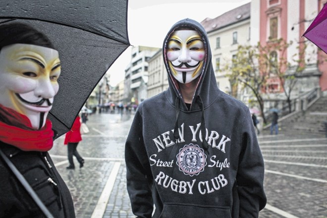 Po številnih velikih evropskih mestih vsako leto 5. novembra gibanje Anonymous organizira proteste.