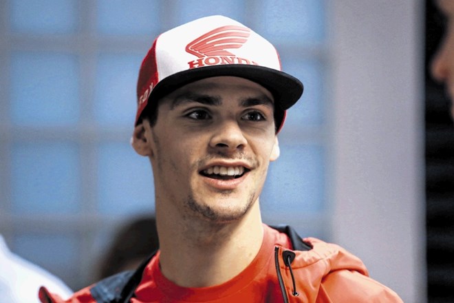 Tim Gajser je po novem naslovu svetovnega prvaka v motokrosu za dve leti podaljšal pogodbo s Hondo.