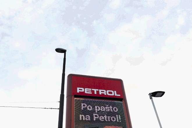 Skupina Petrol v devetih mesecih s prepolovljenim čistim dobičkom