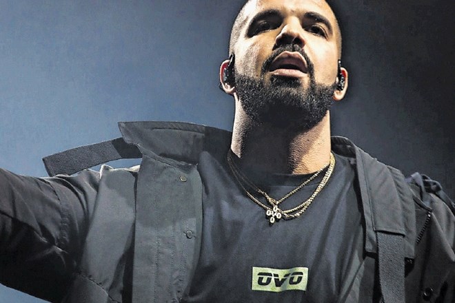 Drake meni, da je čas za nove glasbene nagrade, saj ni zadovoljen z nominiranci za grammyje.