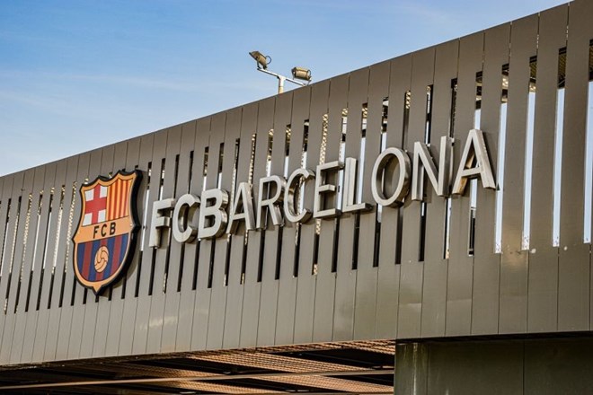 Barcelona in nogometaši dogovorili znižanje plač za 122 milijonov evrov