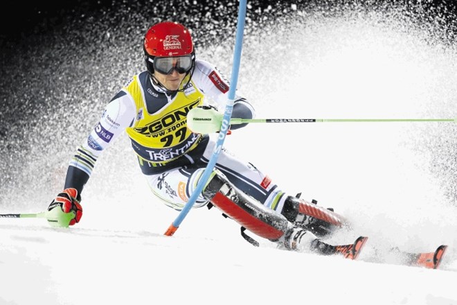 Štefan Hadalin je začel sezono slabše od pričakovanj, potem ko je včeraj  na nočnem slalomu v Madonni di Campiglio zasedel...