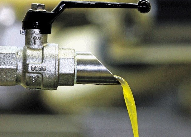 Le  devet od 27 vzorcev oljčnega olja, ki je bilo predmet inšpekcijskega nadzora, je bilo, kar zadeva predpisane  kemijske...
