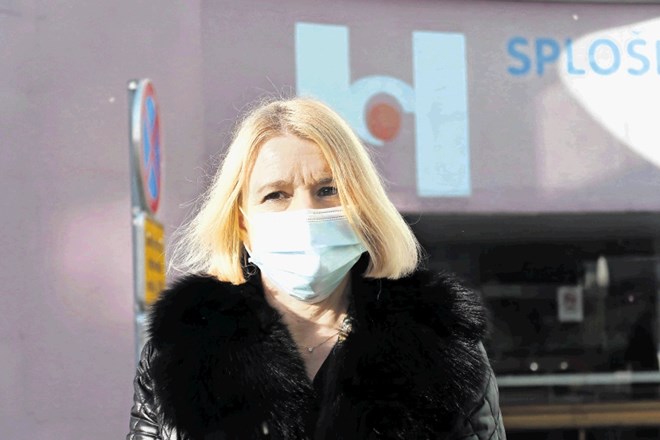Strokovna direktorica novogoriške splošne bolnišnice Dunja Savnik Winkler upa, da jim je uspelo zamejiti vdor okužb v...