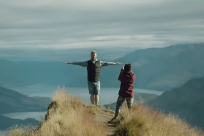 Nova Zelandija turiste spodbuja, naj odkrijejo kaj novega in se fotografirajo kje drugje ter na drugačen način kot že tisoči...