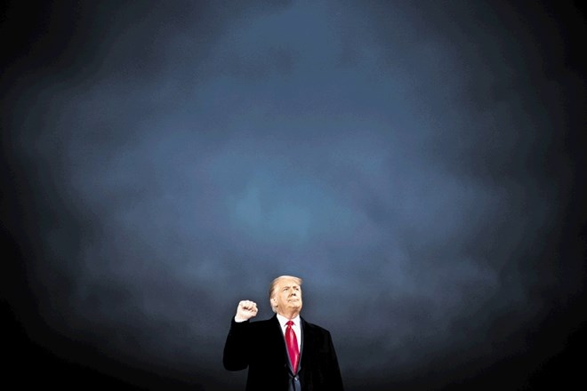 Trumpova štiri leta – in njihova dediščina: Začelo se je s šokom ob zmagi, končalo s kaosom po porazu