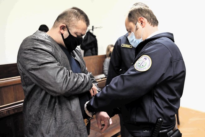 Srđan Jovanović bo na pravnomočnost sodbe za poskus uboja počakal v hišnem priporu.