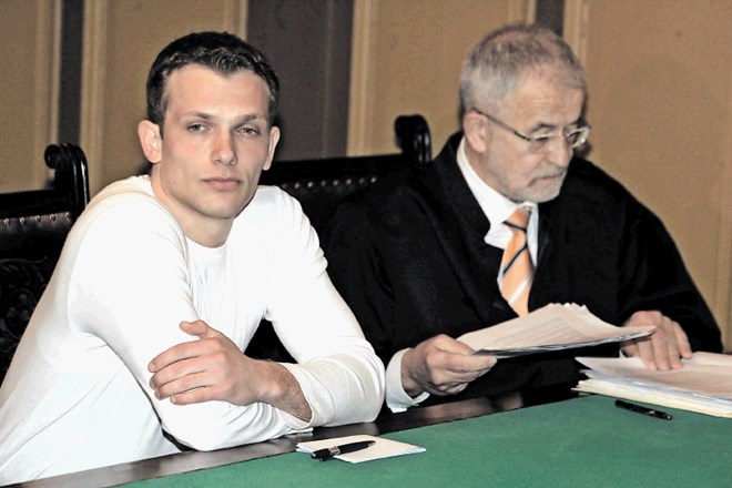 Ivan Perić, na fotografiji z zagovornikom dr. Petrom Čeferinom, je bil v času umorov star komaj 21 let.