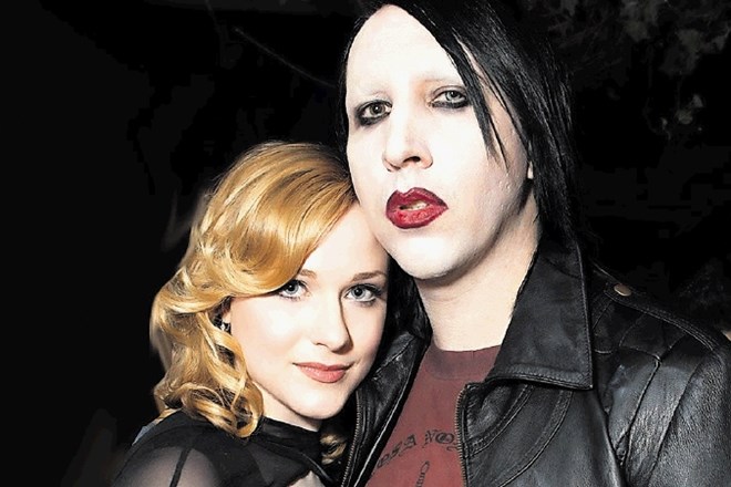 Marilyn Manson je zanikal, da bi bil do svojih partneric  nasilen.