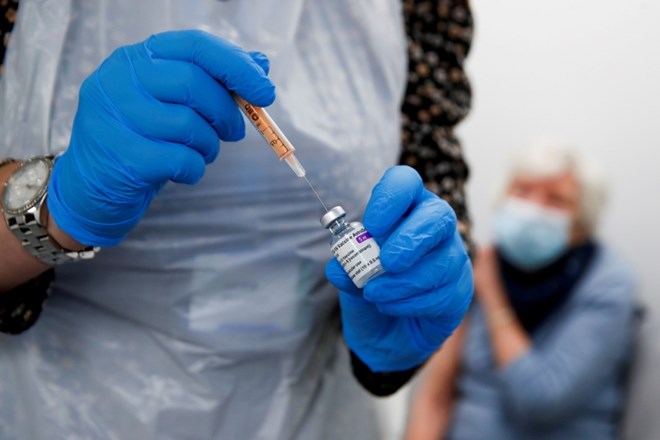 V prvi pošiljki namesto 15 tisoč odmerkov cepiva AstraZenece domnevno le 9600