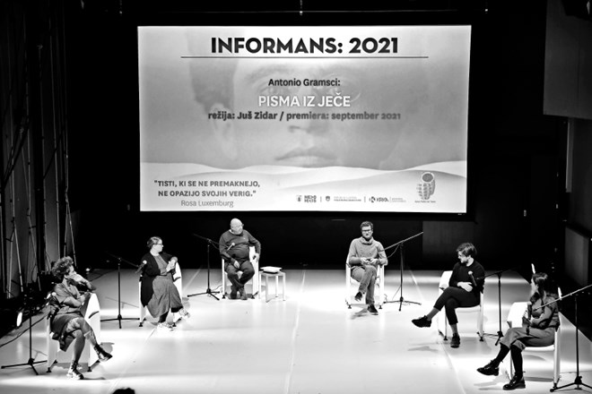 Premierno produkcijo APT za leto 2021 so v obliki »informansa« prek videoprenosa predstavili (z leve) Maša Kagao Knez, Ivana...