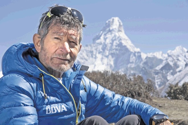 Carlos Soria Fontan je star 81 let in je doslej osvojil dvanajst najvišjih vrhov sveta. Spomladi, tako vsaj načrtuje, bo...