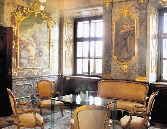 Nesojeno  rezidenco kardinala Franca Rodeta je papirnica Goričane prenovila in razkošno opremila. Poseben čar dvorcu dajejo...