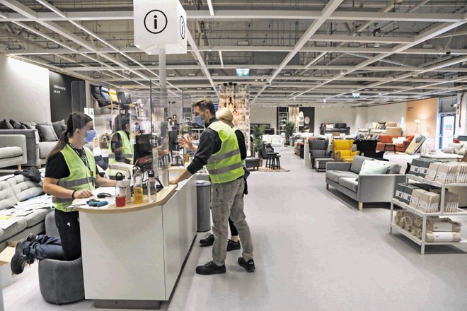 V ljubljanskem centru Ikea so se dolgo pripravljali na današnji dan, ko so kupce prvič sprejeli v svoje prostore.