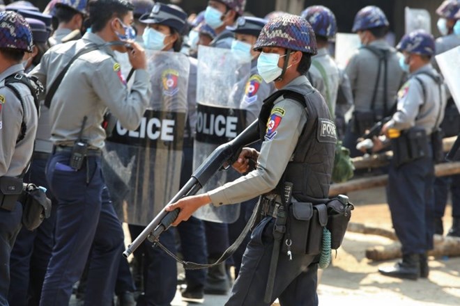 Mjanmarska vojska stopnjuje zatiranje protestnikov