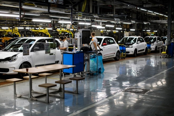 Po ocenah GZS v območju evra proizvodnja vozil in avtomobilskih delov  v obdobju 2021-2022 dosegla visoko rast, ki bo...