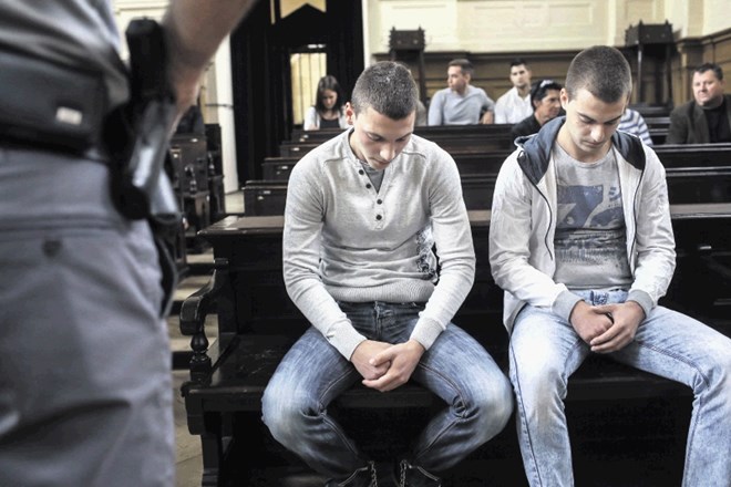 Elvis Đogić (desno) je bil v kazenskem postopku pravnomočno oproščen. Glede brata Elvirja  pa je obveljala ocena izvedenca,...