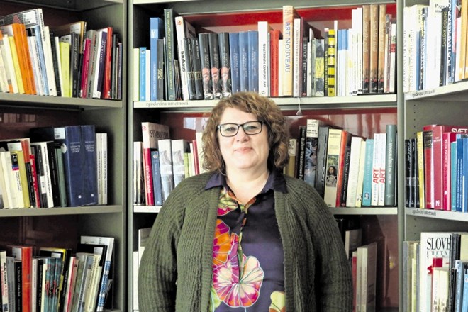 Nova direktorica Mestne knjižnice Kranj Maja Vunšek pravi, da knjižničarji ob omejitvah iščejo nove poti za povezovanje z...