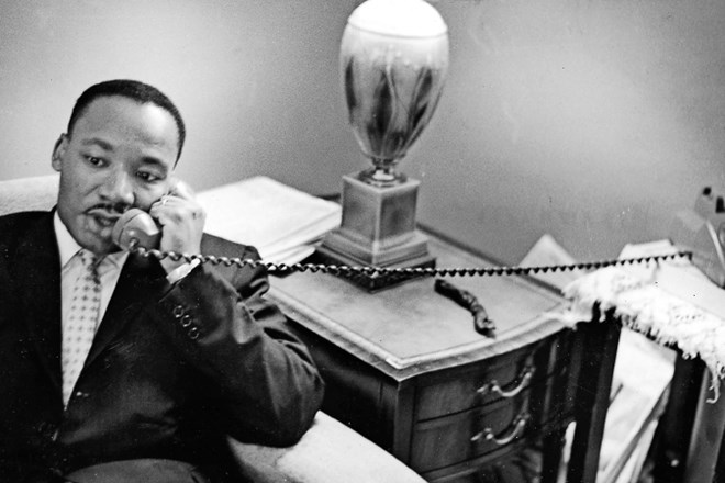 Film MLK / FBI v režiji Sama Pollarda prinaša nov pogled na Martina Luthra Kinga.