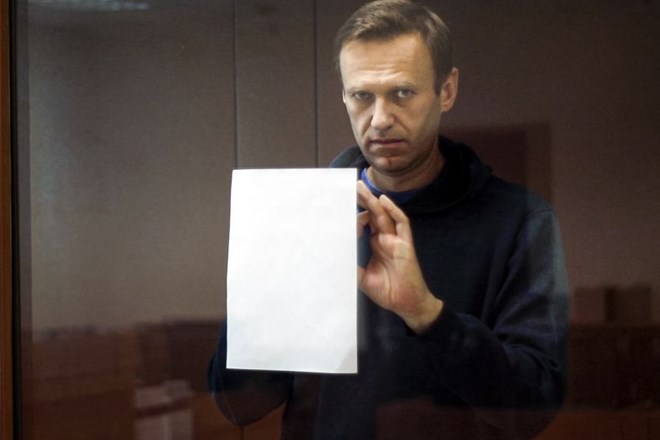 Navalni začel gladovno stavko