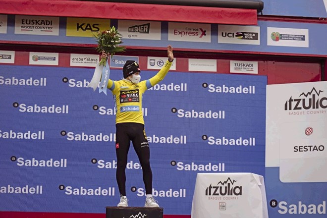 Primož Roglič še vedno ostaja v rumeni majici vodilnega na dirki po Baskiji.