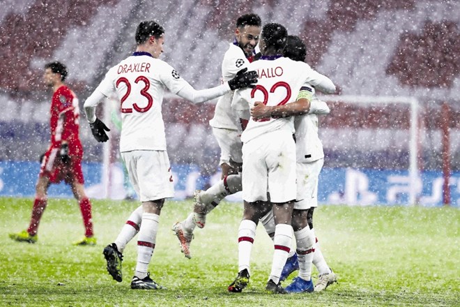 PSG se je v Münchnu izkazal z učinkovito igro v napadu. Od štirih strelov v okvir vrat je dosegel tri gole.
