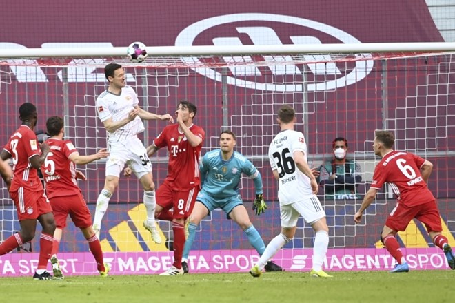 Vodilni Bayern se je v nemškem prvenstvu pomeril z berlinskim Unionom in igral le neodločeno 1:1.