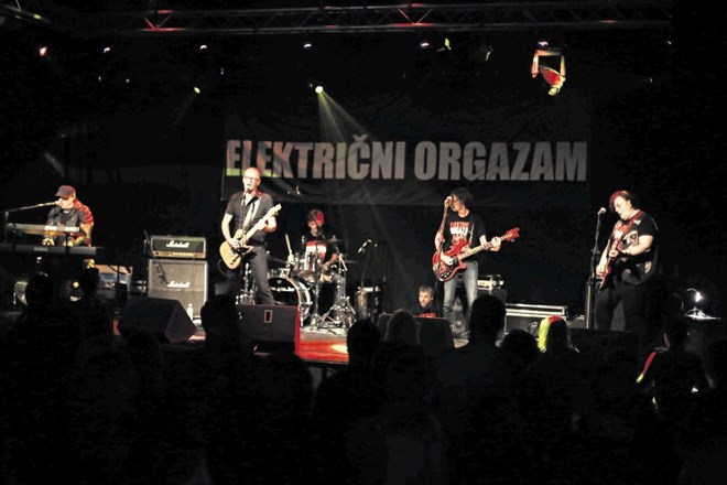 Koncert beograjske skupine Elektricni orgazam leta 2016 v dvorani  Pogon Kulture v Reki.
