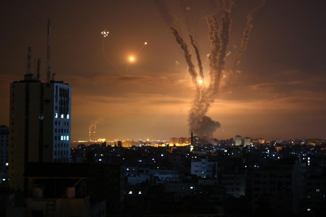 Izrael okrepil napade na Gazo 