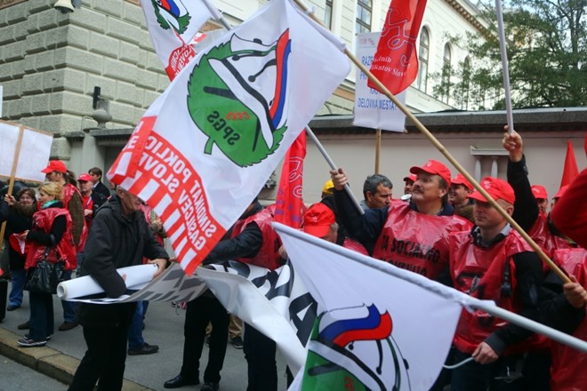 Utrinek s shoda sindikata poklicnih gasilcev Slovenije  leta 2014.