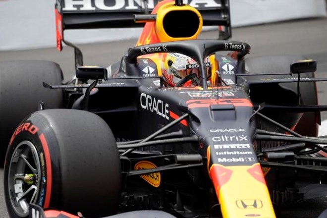 Domačin Leclerc po nesreči najhitrejši, Hamilton šele sedmi