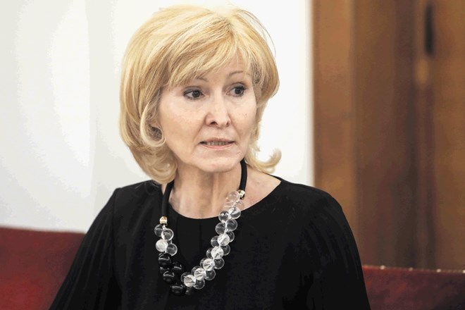 Pravosodna ministrica Lilijana Kozlovič se današnje seje vlade ni udeležila,  svojo odstopno izjavo predsedniku vlade je...