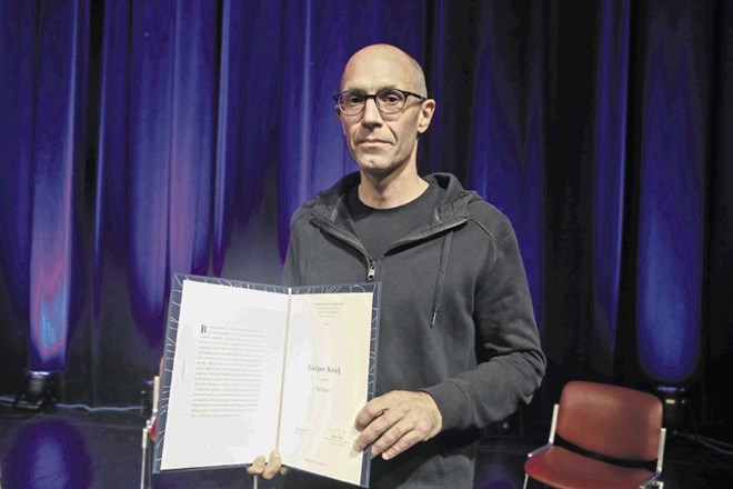 Cankarjevo nagrado je prejel Gašper Kralj, in sicer za roman Škrbine.