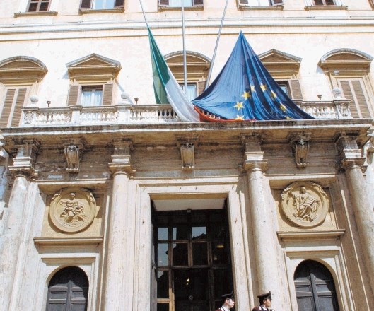 Del italijanske desnice razmišlja o združevanju strank