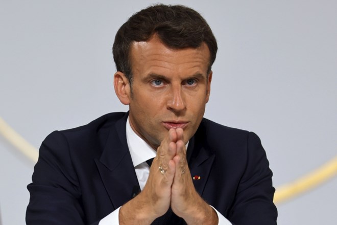 Francoski predsednik Emmanuel Macron je pred dnevi dobill zaušnico.