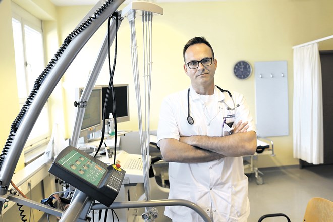 (Nedeljski dnevnik) Prof. dr. Borut Jug, specialist kardiologije in vaskularne medicine UKC Ljubljana: Holesterol je...